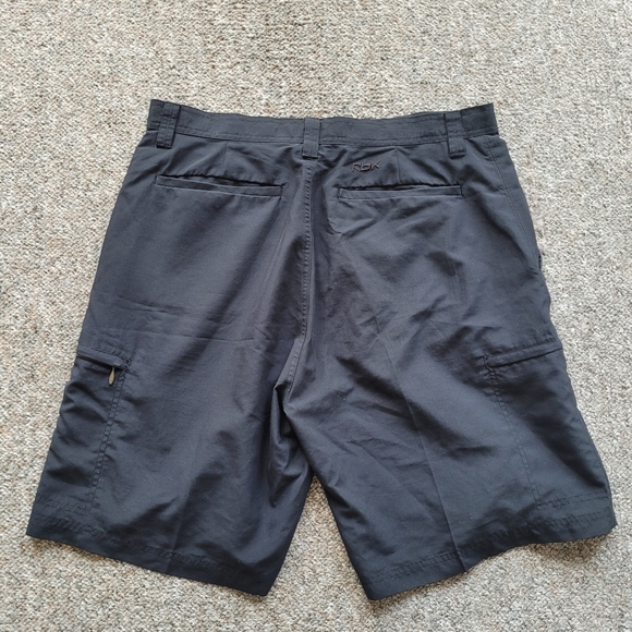 CLEARANCE - Reebok Shorts - Picture 2 of 3